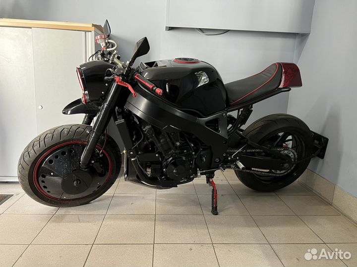 Honda CBR 900RR custom