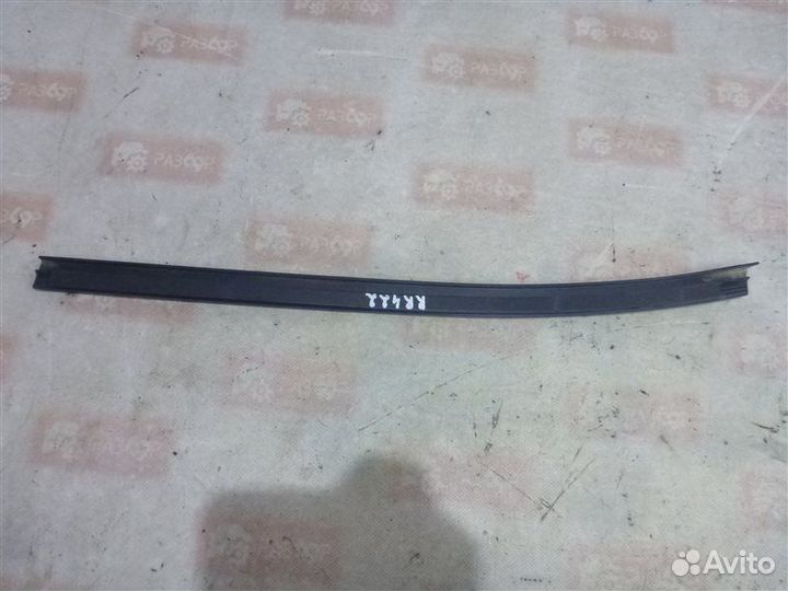 Уплотнитель стекла двери бархотка задний правый