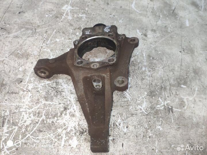 Кулак передний левый Volvo Xc70 1 SZ