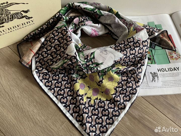 Женский шелковый платок Burberry
