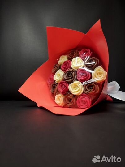 Розы из Белого и Молочного Шоколада 19 шт в Букете