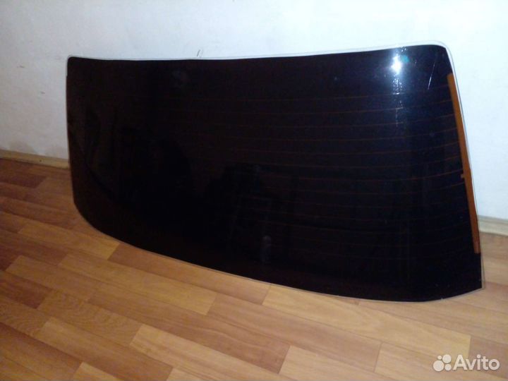 Заднее стекло Опель