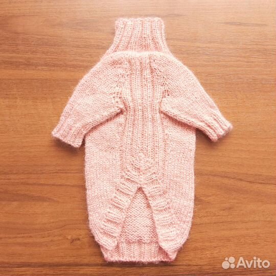 Свитер для собачки. Размер М (спинка 28-30 см)