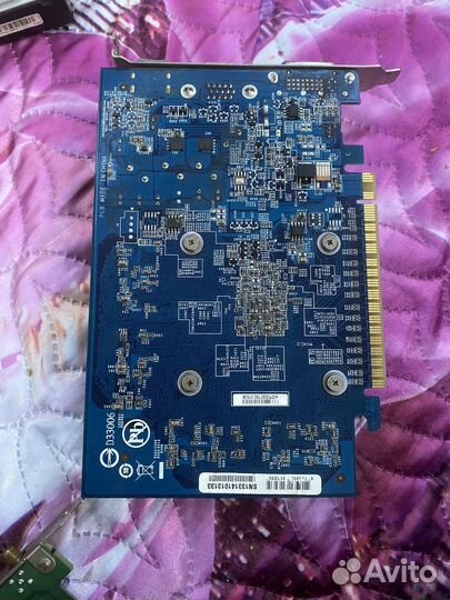 Видеокарта gigabyte D33006