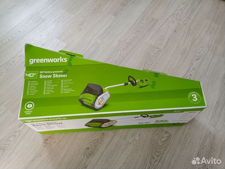 Снегоуборщик аккумуляторный Greenworks GD40SSK2