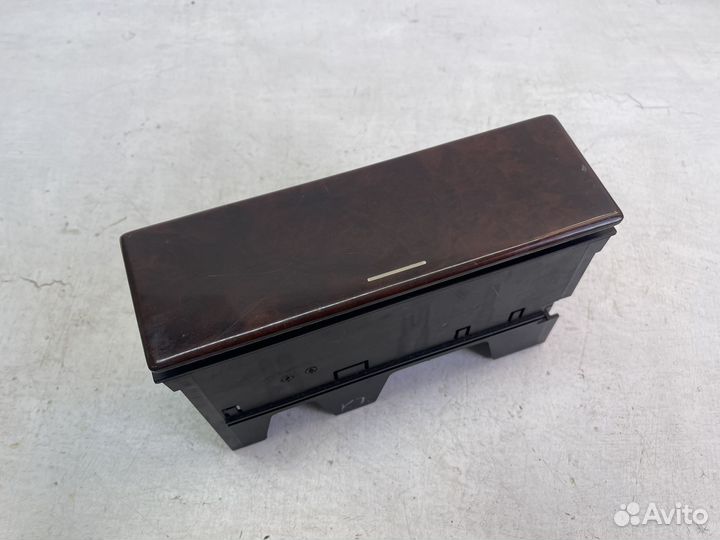 Бардачок (вещевой отсек) для Mercedes W210