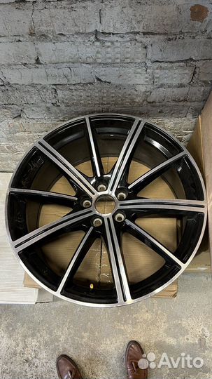 Диски на Audi R20