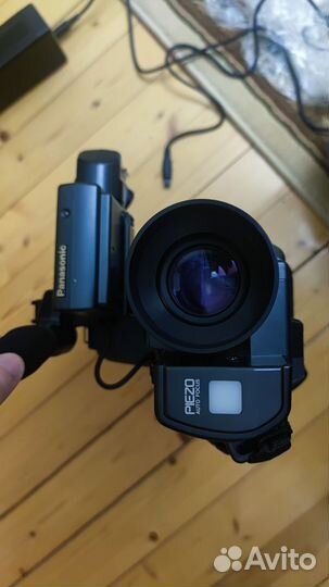 Видеокамера Panasonic M25