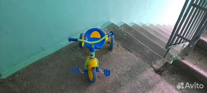 Трехколесный велосипед для малышей