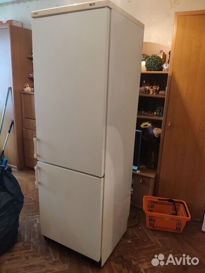 Холодильник рабочий