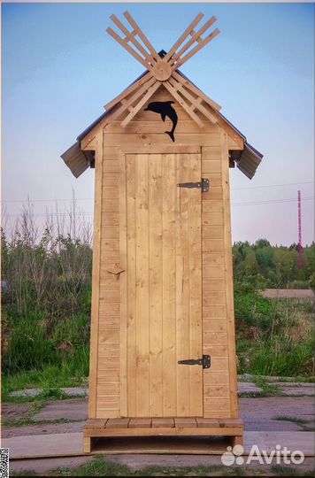 Уличный туалет деревянный KEY670