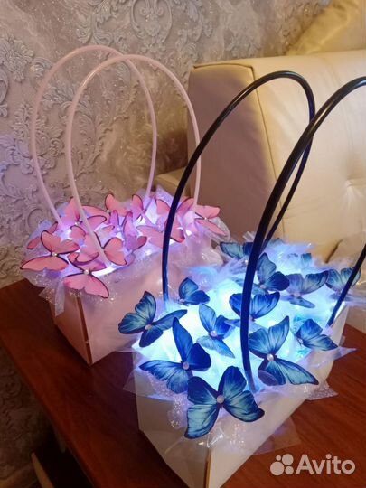 Светильник букет из бабочек