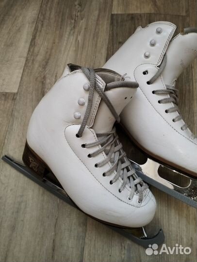 Фигурные коньки Risport Excellence 210