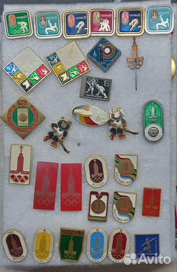 Продам значки на тему 