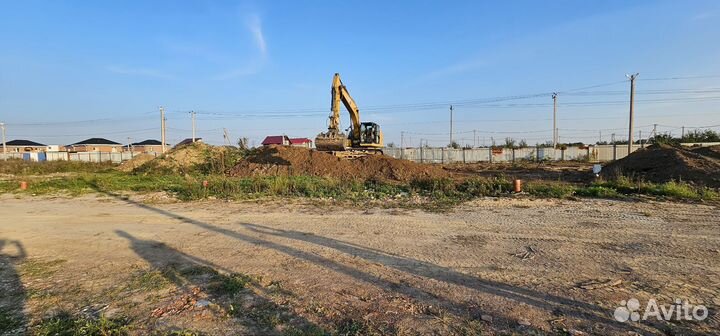 Машинист гусеничного экскаватора