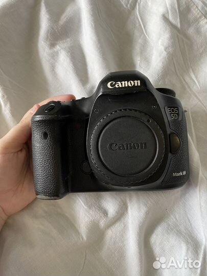 Зеркальный фотоаппарат Canon 5d mark III body