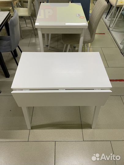 Кухонный стол из массива