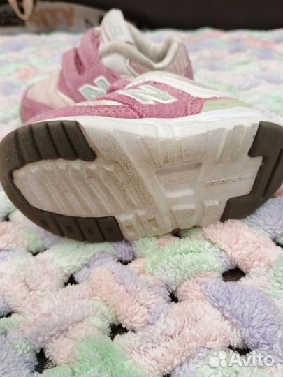 Кроссовки для девочки