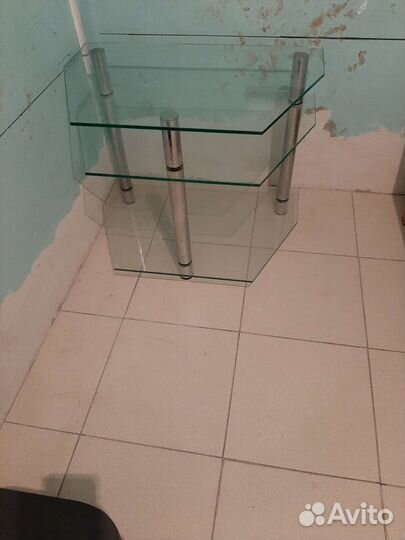 Журнальный стол стеклянный