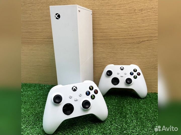 Xbox Series S X более 500 игр и 2 геймпада