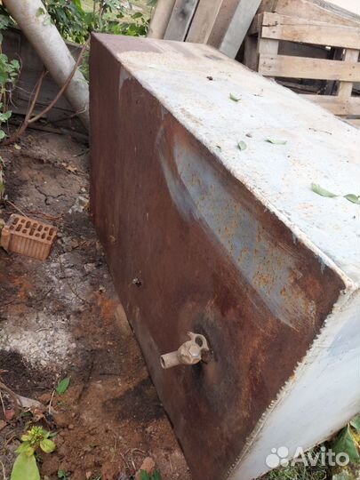 Бак для дизтоплива, воды