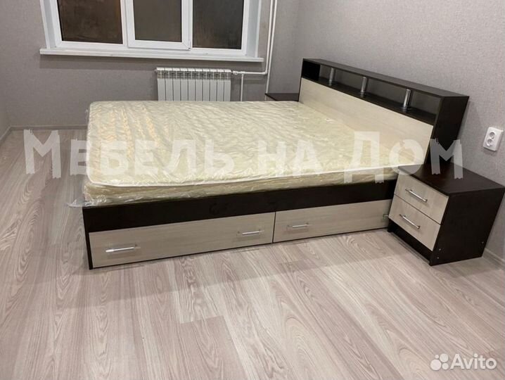 Кровать с матрасом