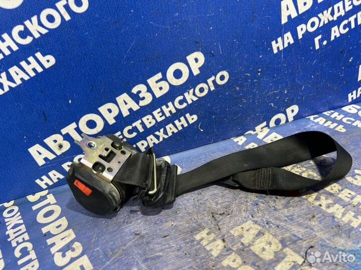 Передний левый ремень безопасности Ford Focus 1