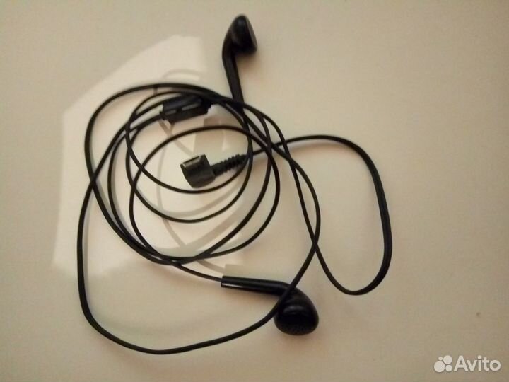 Наушники новые для любителей музыки