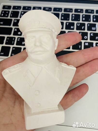 Бюст Сталина