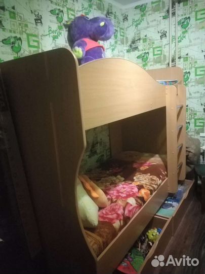 Двухъярусная кровать б/у с матрасами