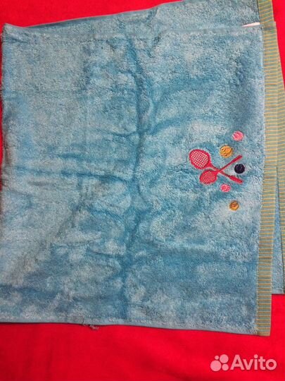 Халат, полотенце и тапочки