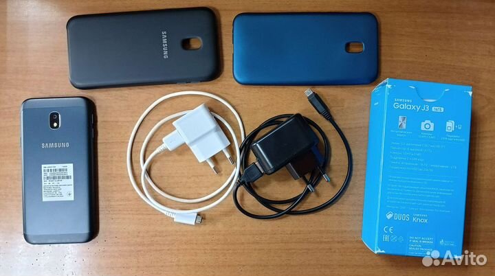 Смартфон Samsung J3 2017