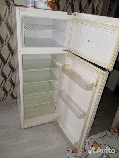 Холодильник бу vestel