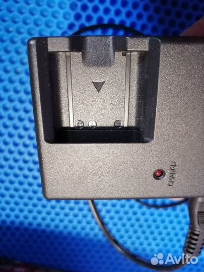 Я)зарядное устройство Olimpus Li-40c оригинал