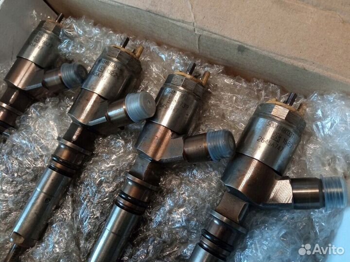 Форсунка топливная Doosan Solar 300LL 61616688