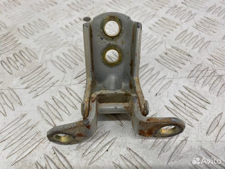 Б/У петля двери передний правый Nissan Almera