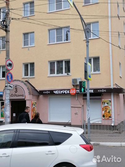 Продавец кассир в кафе