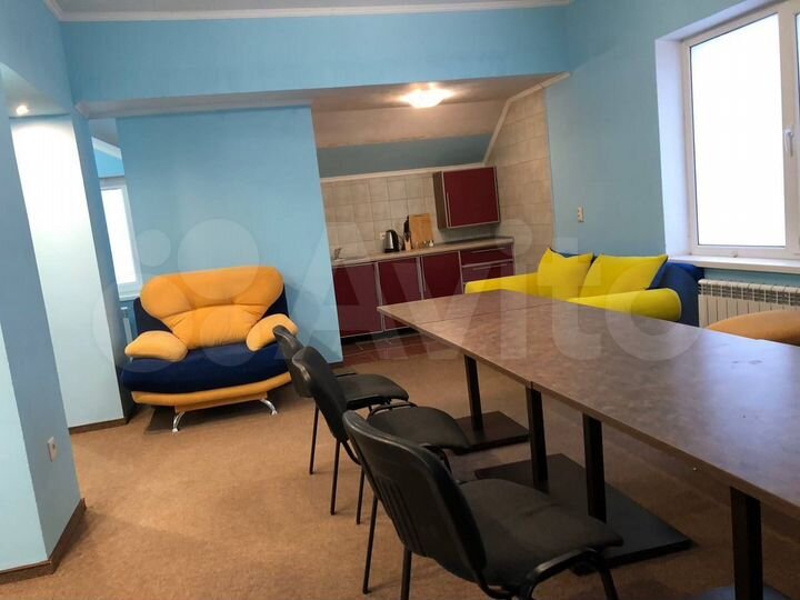 Коттедж 433 м² на участке 4,3 сот.