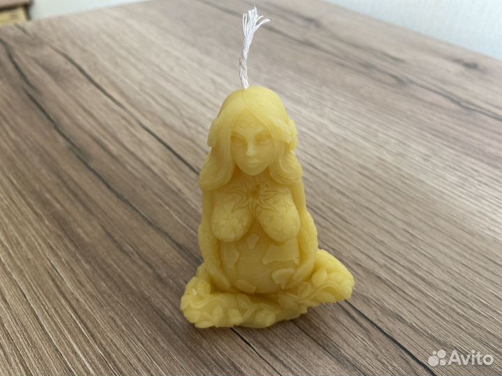 Свеча из пчелиного воска Богиня Гайя