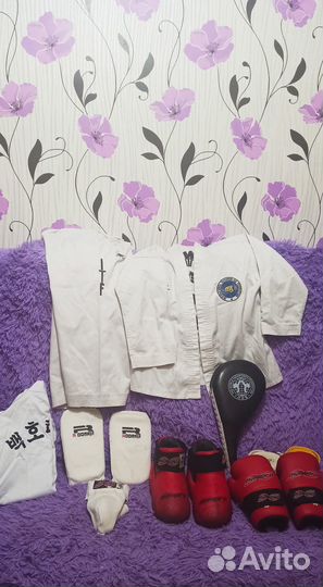 Продам кимоно с экипировкой