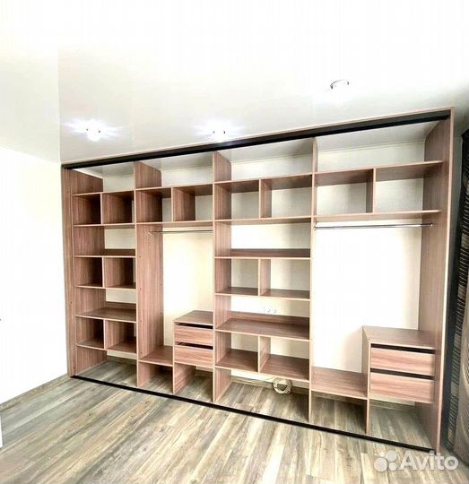 Гардеробный шкаф под ключ