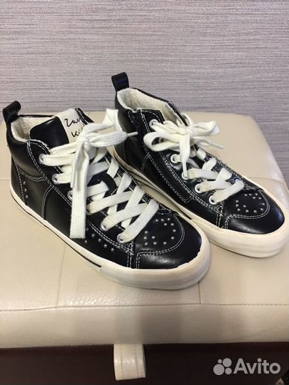 Кроссовки для девочки