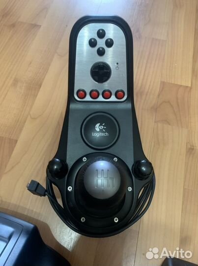 Игровой руль logitech g27 в идеальном состоянии