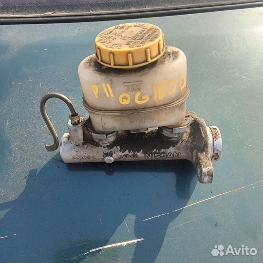 Главный тормозной цилиндр Nissan Primera P11