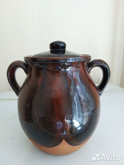 Глиняный кувшин старинный