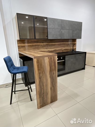 Кухонный гарнитур новый напрямую