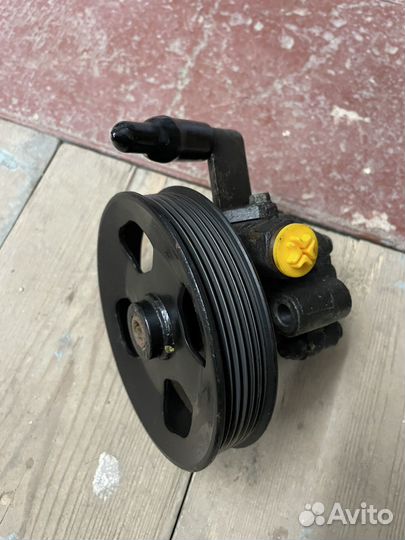 Насос гур Tucson JM 2.7 571002E100