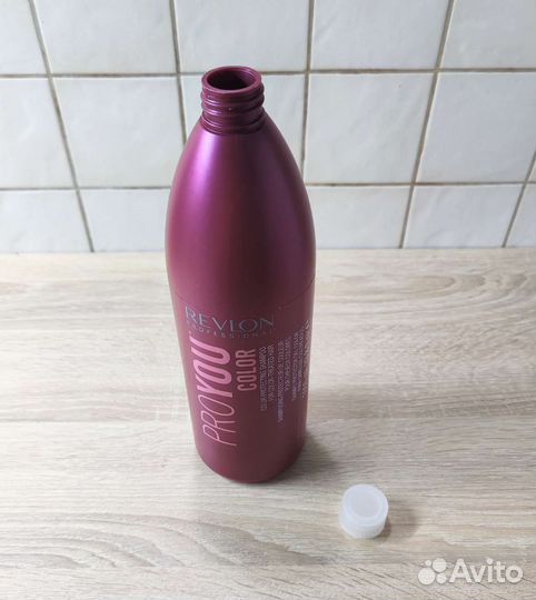 Пустые бутылки от шампуня