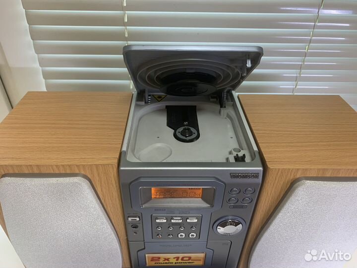 Музыкальный центр Thomson CS84