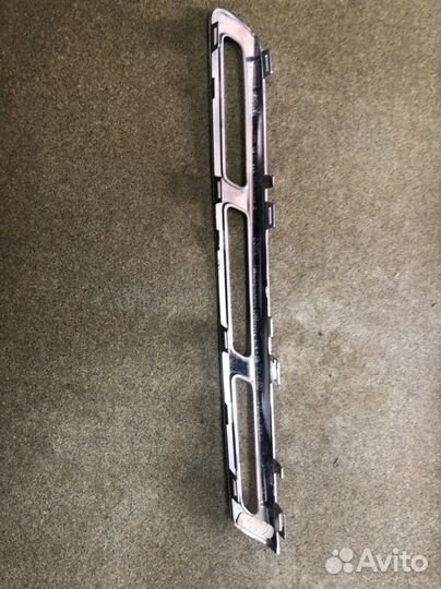 Накладка решетки радиатора хром нижняя правая